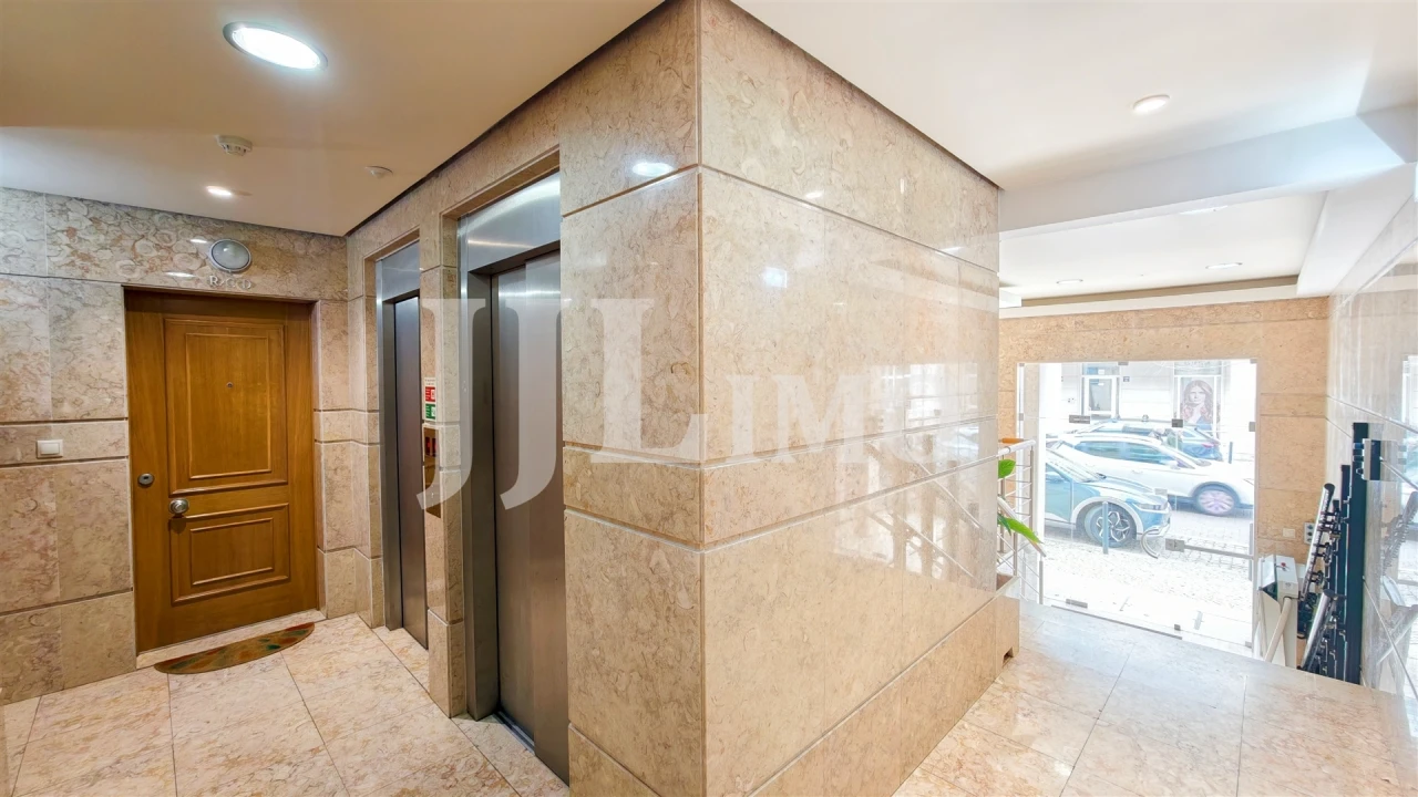 Apartamento T4 para Venda em Parque das Nações Foto 5