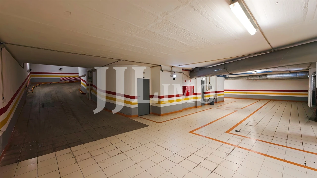 Apartamento T4 para Venda em Parque das Nações Foto 52