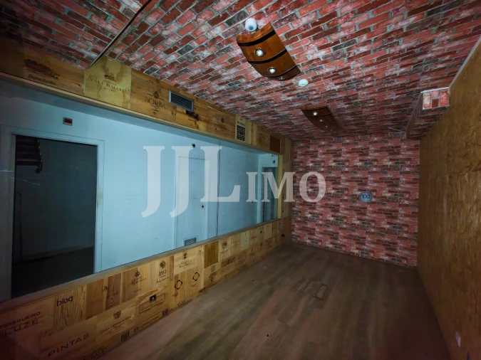 Loja para Arrendamento em Santo António Foto 15