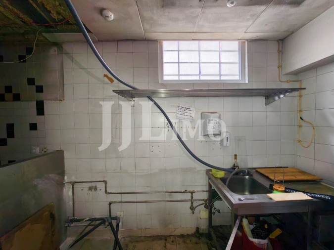 Loja para Arrendamento em Santo António Foto 5