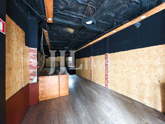 Loja para Arrendamento em Santo António Foto 19