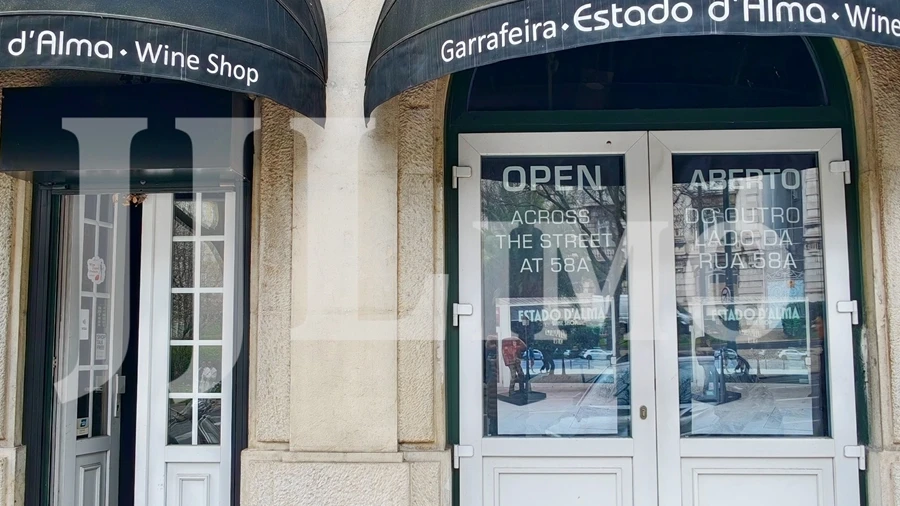 Loja para Arrendamento em Santo António