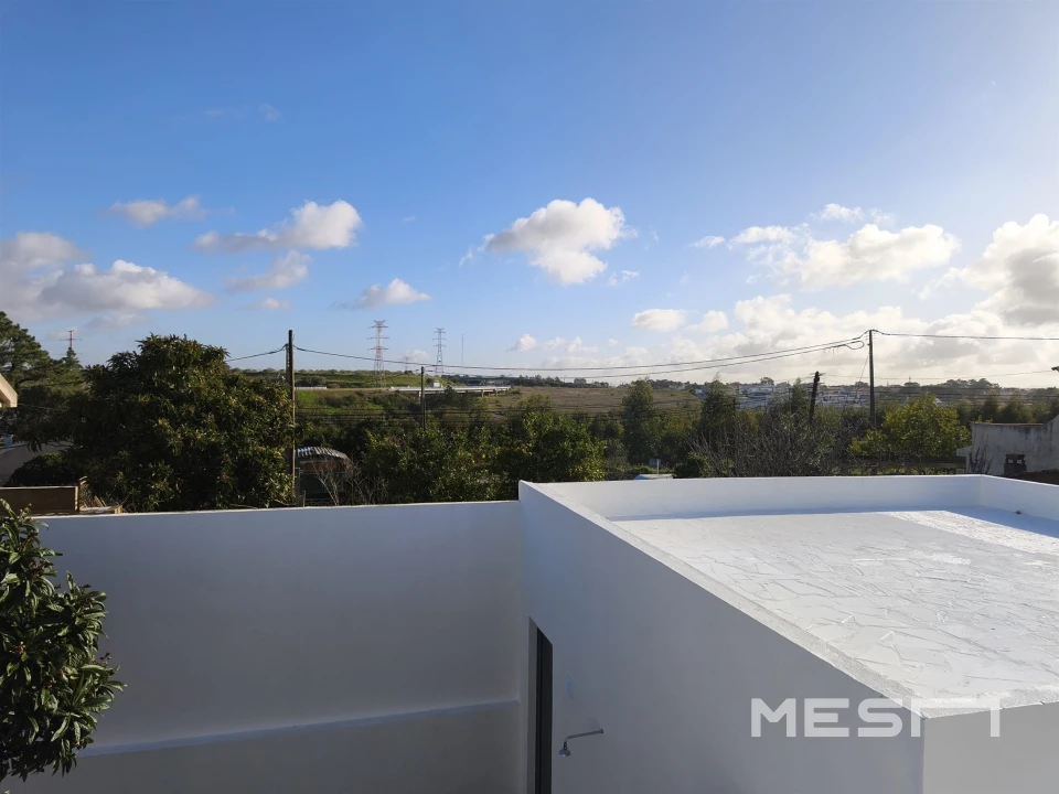 Moradia T4 para Venda em Corroios Foto 16