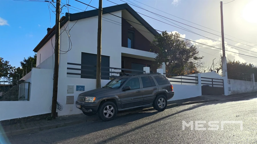 Moradia T4 para Venda em Corroios Foto 9