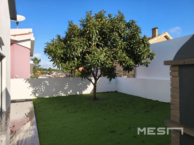 Moradia T4 para Venda em Corroios Foto 14