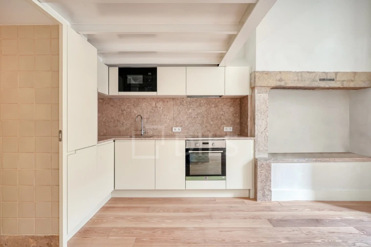 Apartamento T1 para Venda em Santa Maria Maior Foto 2