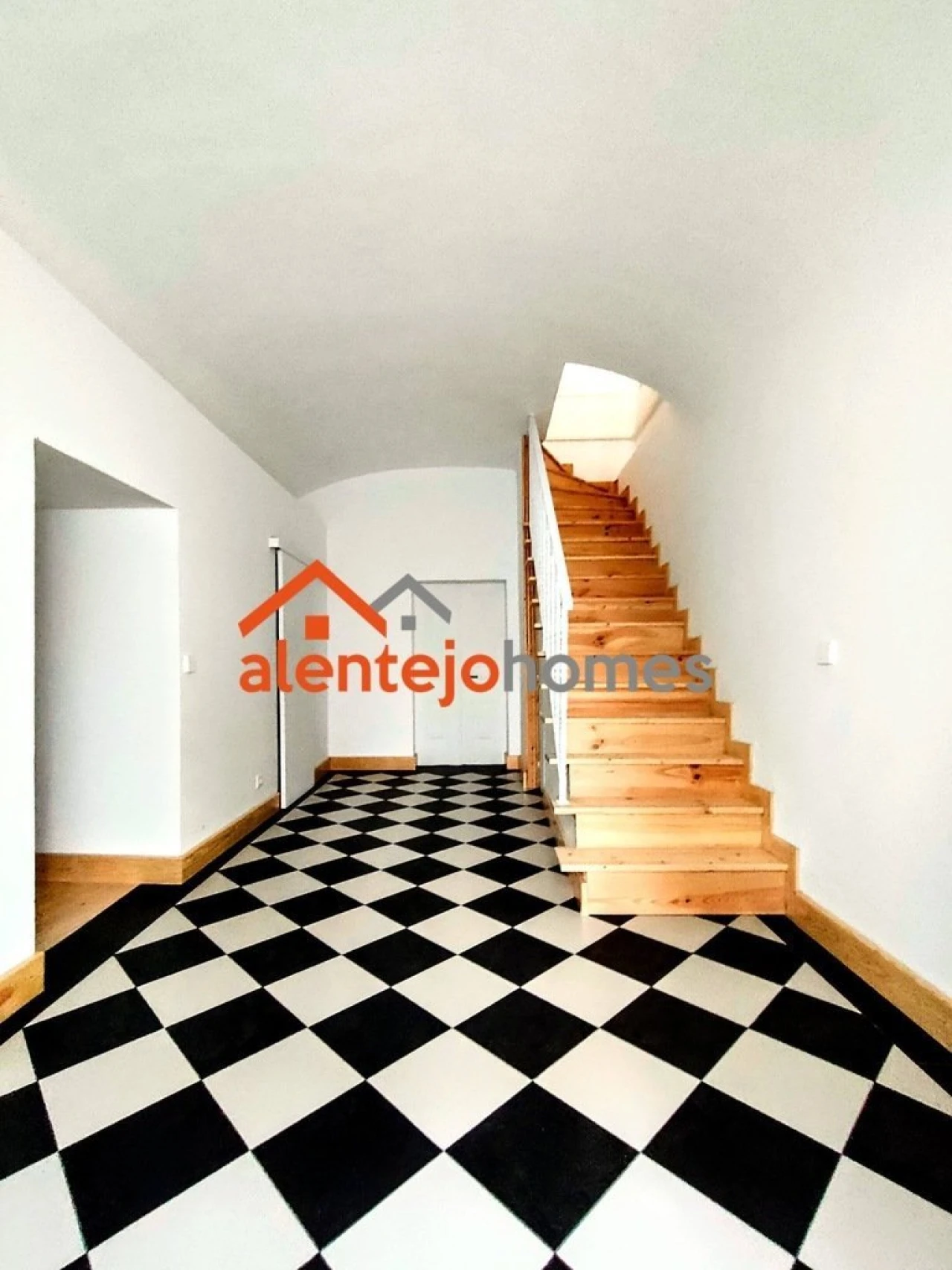 Moradia T3 para Venda em Arraiolos Foto 1