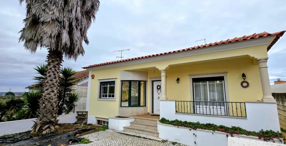 Moradia T5 para Venda em Asseiceira