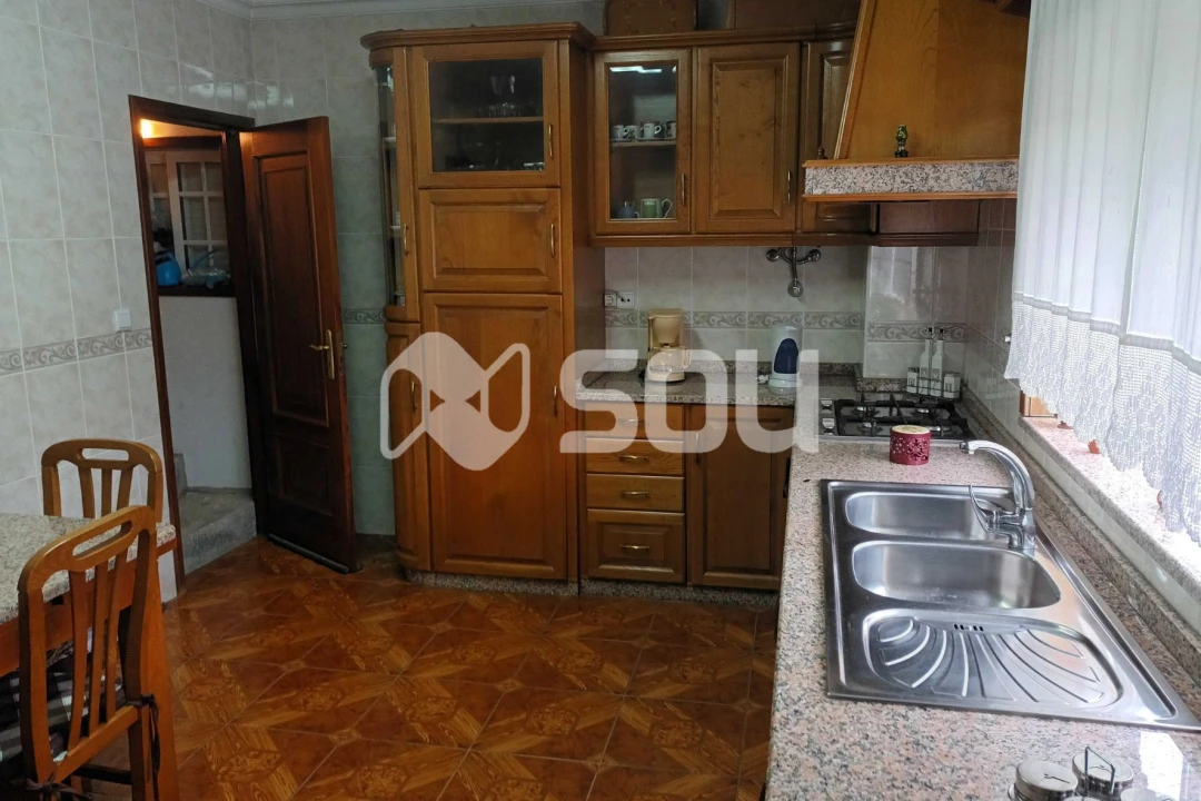 Moradia T3 para Venda em Quinchães Foto 5