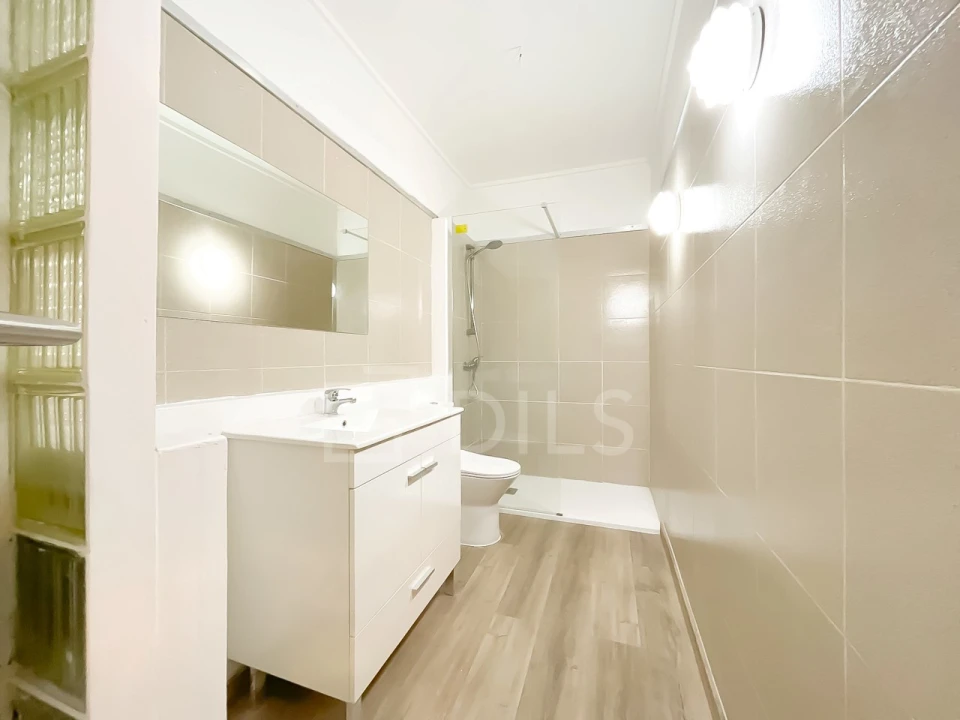 Apartamento T2 para Venda em Algés, Linda-A-Velha e Cruz Quebrada-Dafundo Foto 8