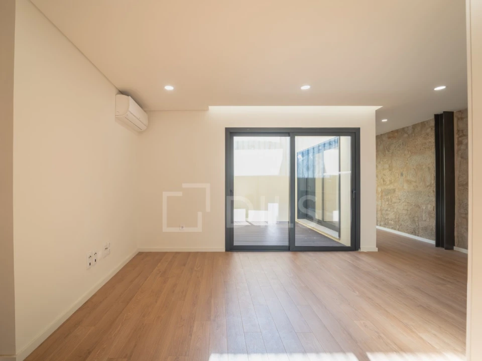 Apartamento T1 para Venda em Cedofeita, Santo Ildefonso, Sé, Miragaia, São Nicolau e Vitória Foto 4