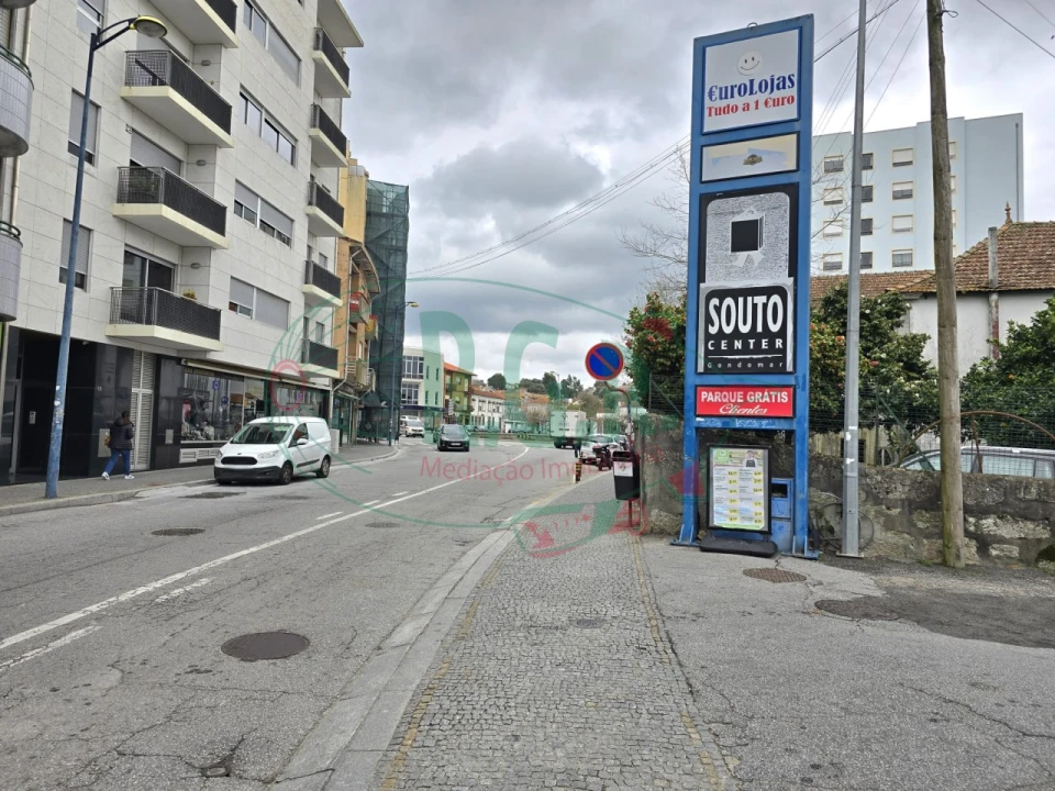 Loja para Venda em Gondomar (São Cosme), Valbom e Jovim Foto 9