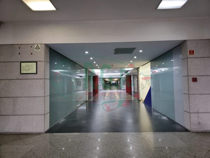 Loja para Venda em Gondomar (São Cosme), Valbom e Jovim Foto 5