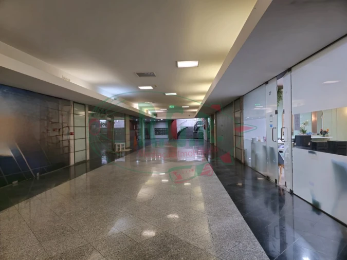 Loja para Venda em Gondomar (São Cosme), Valbom e Jovim Foto 7