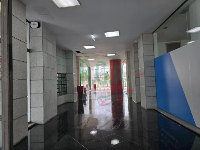 Loja para Venda em Gondomar (São Cosme), Valbom e Jovim Foto 13