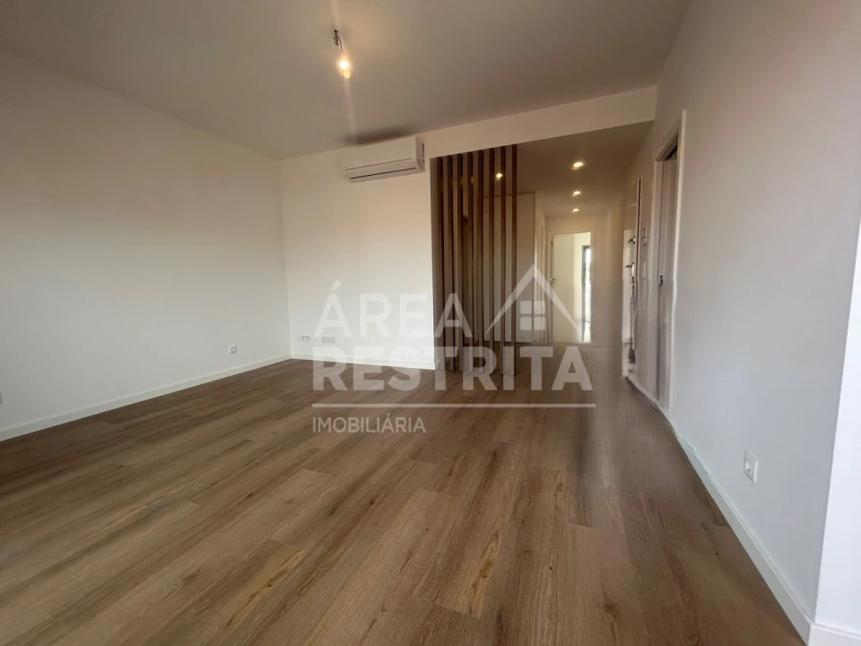 Apartamento T2 para Venda em Quinta do Conde Foto 1