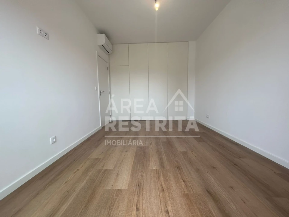 Apartamento T2 para Venda em Quinta do Conde Foto 8