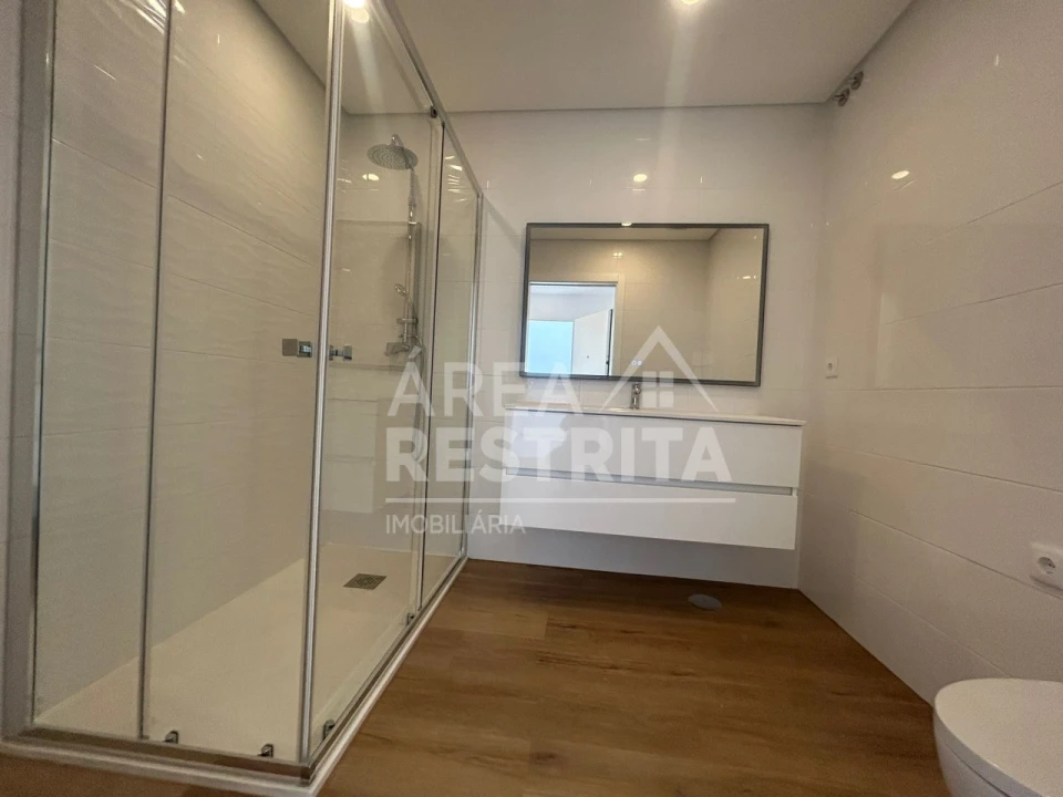 Apartamento T2 para Venda em Quinta do Conde Foto 15
