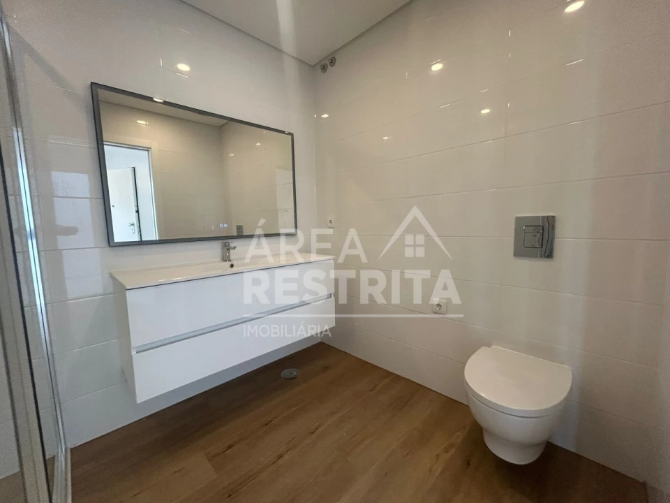 Apartamento T2 para Venda em Quinta do Conde Foto 24