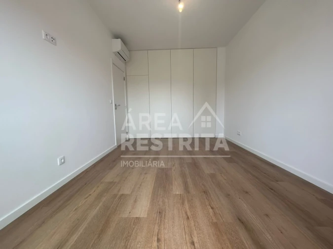 Apartamento T2 para Venda em Quinta do Conde Foto 8