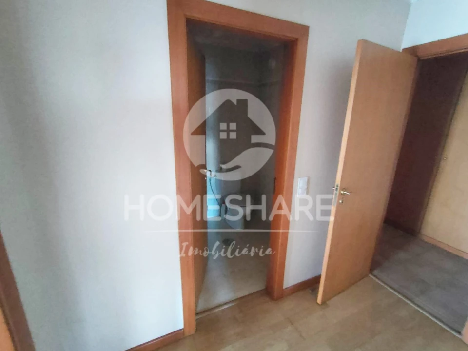 Apartamento T2 para Venda em Valongo Foto 8