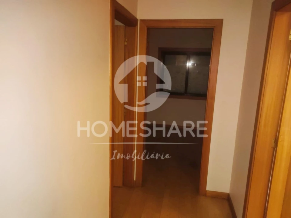 Apartamento T2 para Venda em Valongo Foto 17