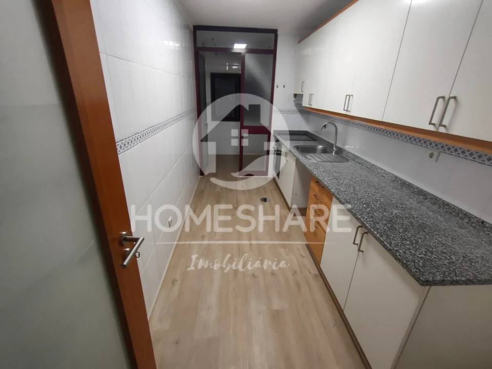 Apartamento T2 para Venda em Valongo Foto 9