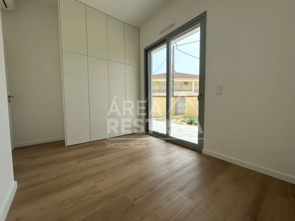 Apartamento T1 para Venda em Quinta do Conde Foto 4