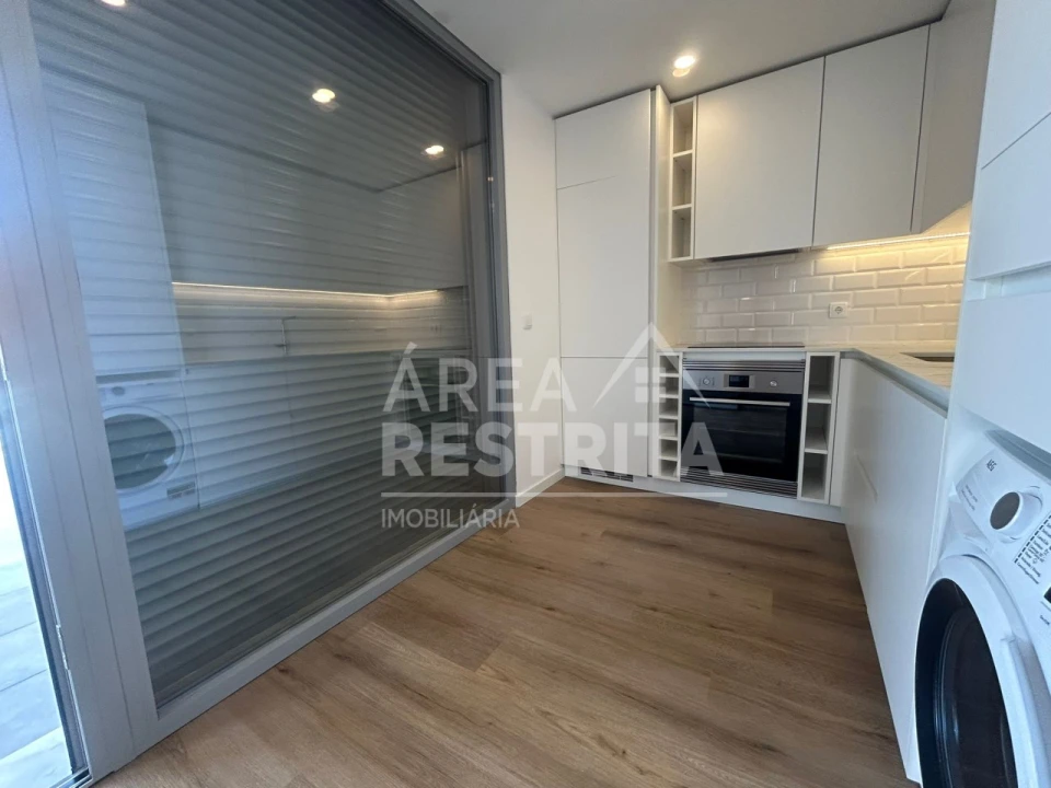 Apartamento T1 para Venda em Quinta do Conde Foto 10