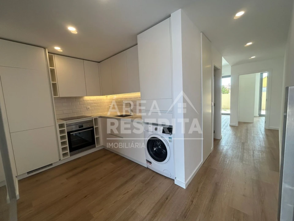Apartamento T1 para Venda em Quinta do Conde Foto 12