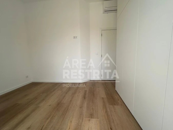Apartamento T1 para Venda em Quinta do Conde Foto 7