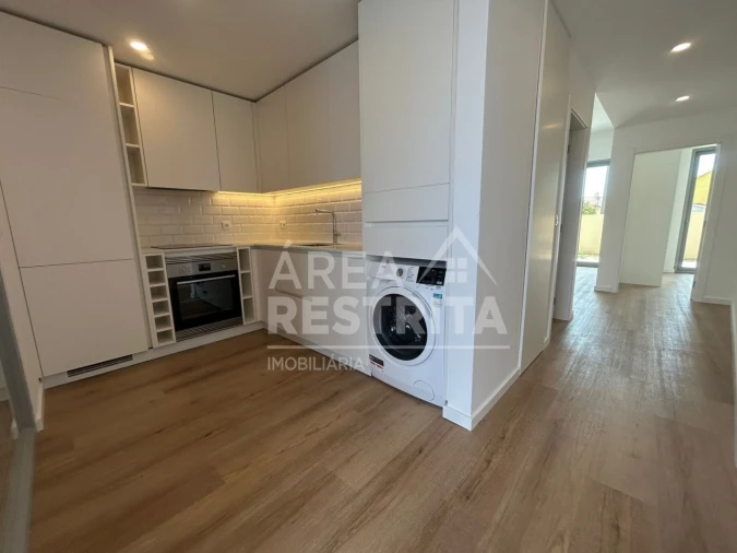 Apartamento T1 para Venda em Quinta do Conde Foto 9