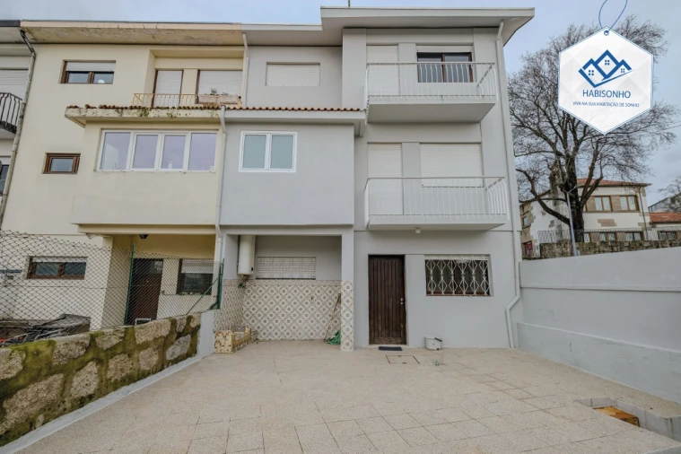 Moradia T3 para Venda em Campanhã Foto 1