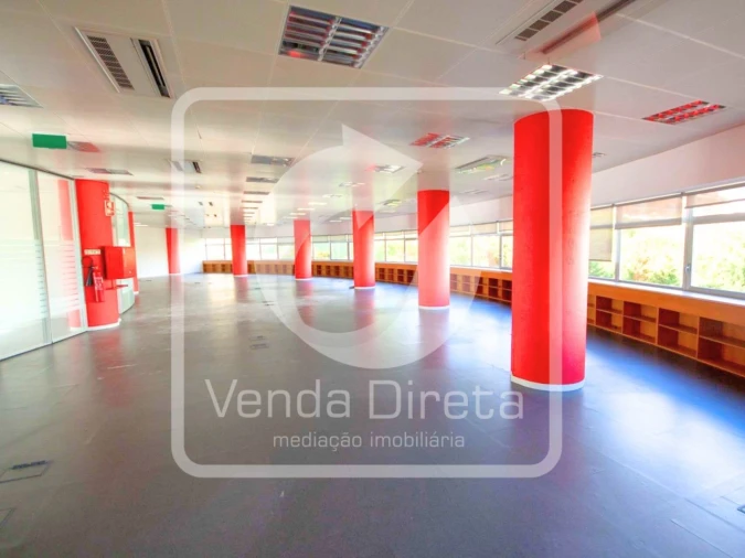 Prédio para Venda em Carnaxide e Queijas