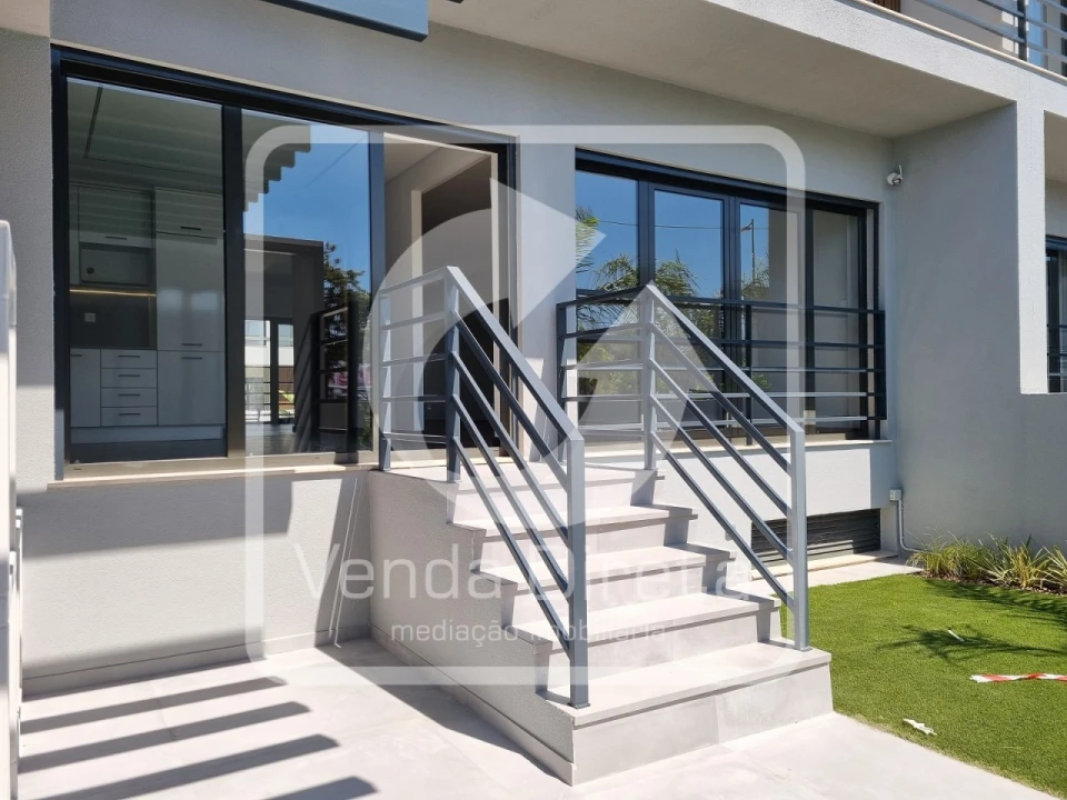 Moradia T4 para Venda em Alcochete Foto 8