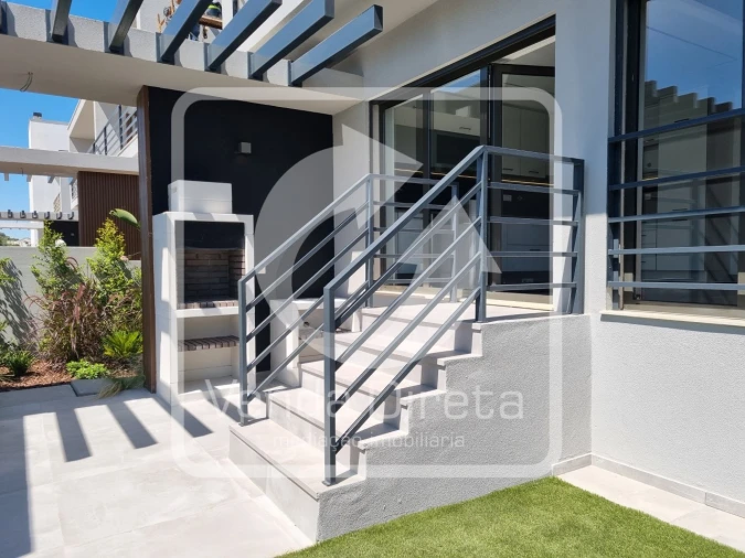 Moradia T4 para Venda em Alcochete Foto 3