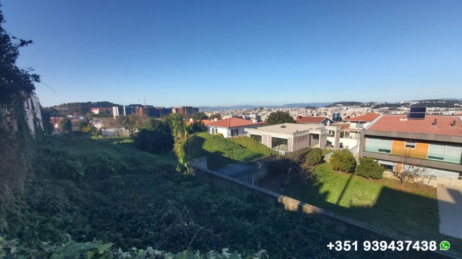 Terreno para Venda em Nogueira, Fraião e Lamaçães Foto 1