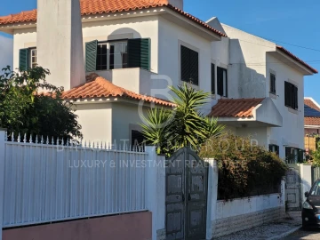 Moradia T5 para Venda em Cascais e Estoril