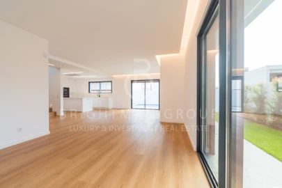 Moradia T4 para Venda em Alcabideche
