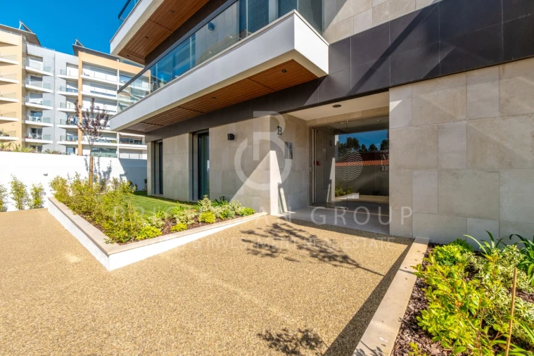 Apartamento T4 para Venda em Carcavelos e Parede Foto 8