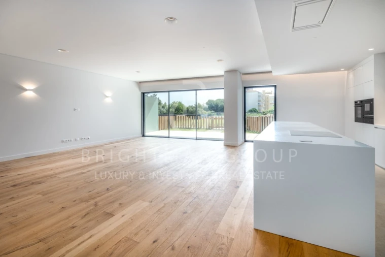 Apartamento T4 para Venda em Carcavelos e Parede Foto 11