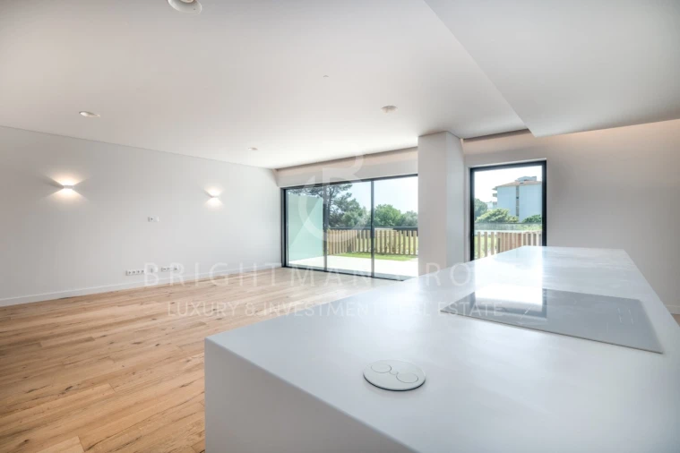 Apartamento T4 para Venda em Carcavelos e Parede Foto 13