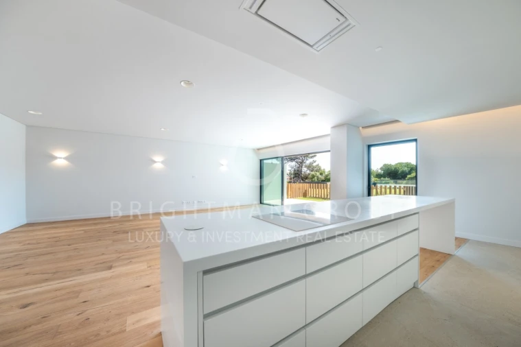 Apartamento T4 para Venda em Carcavelos e Parede Foto 21