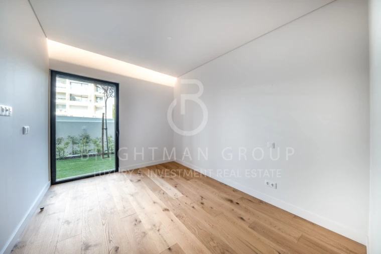 Apartamento T4 para Venda em Carcavelos e Parede Foto 30