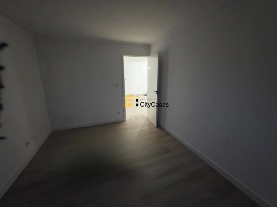 Apartamento T2 para Venda em Rio Tinto Foto 12