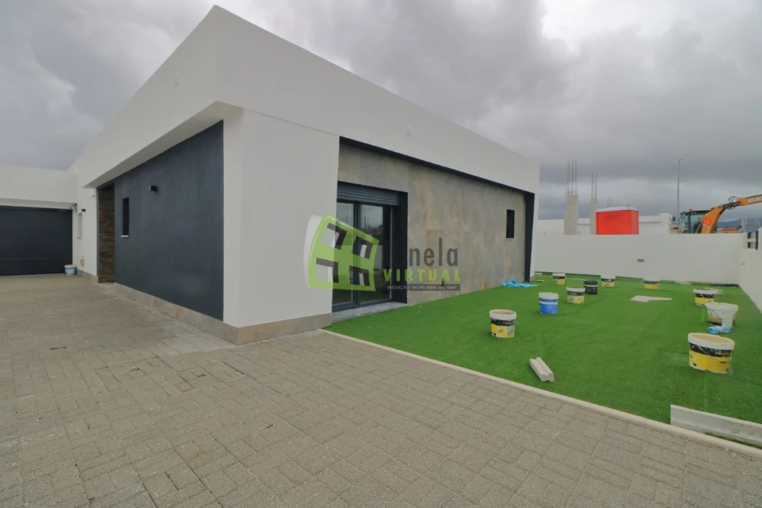 Moradia T3 para Venda em Azeitão (São Lourenço e São Simão) Foto 1