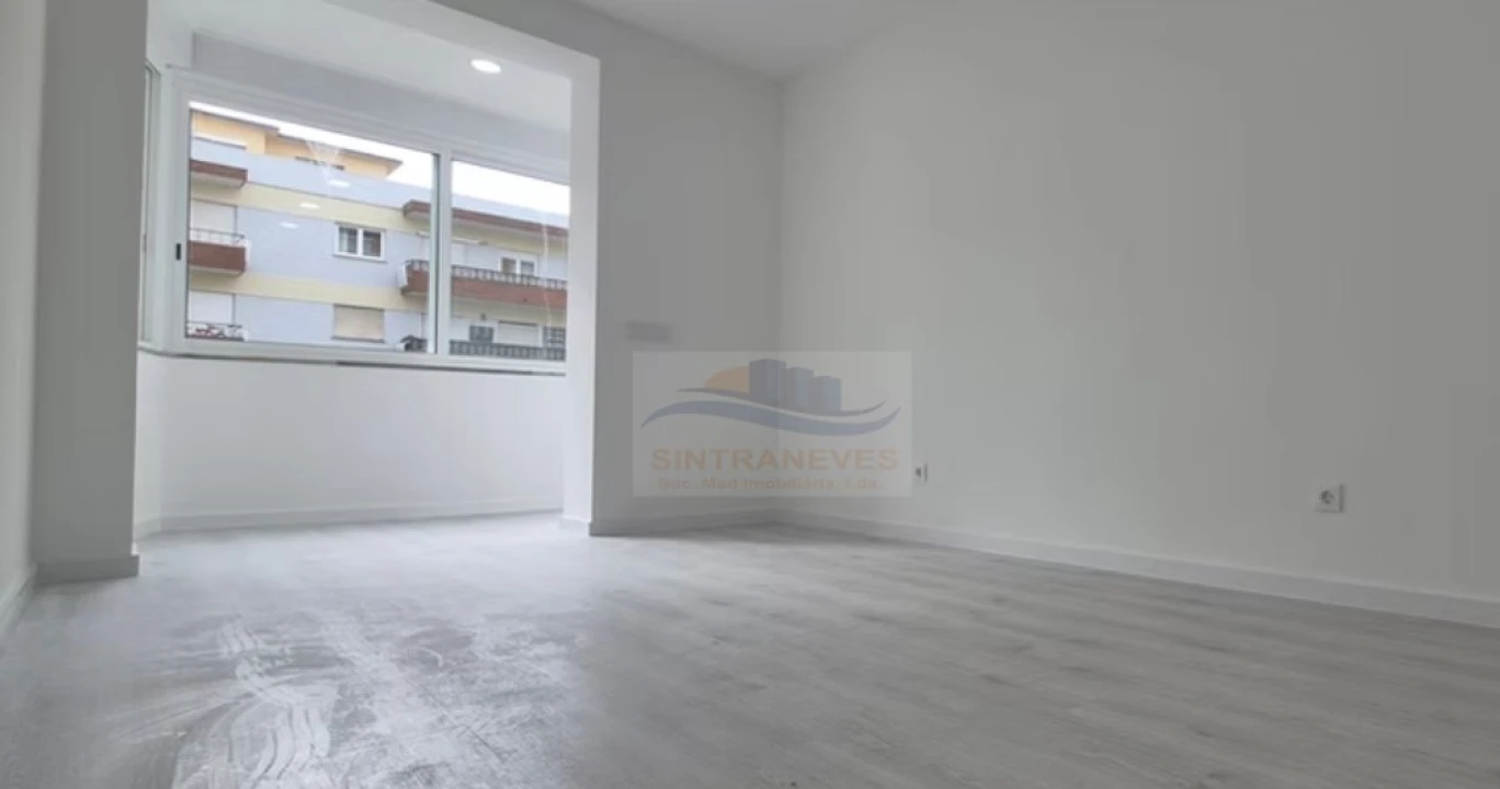 Apartamento T2 para Venda em Laranjeiro e Feijó Foto 23