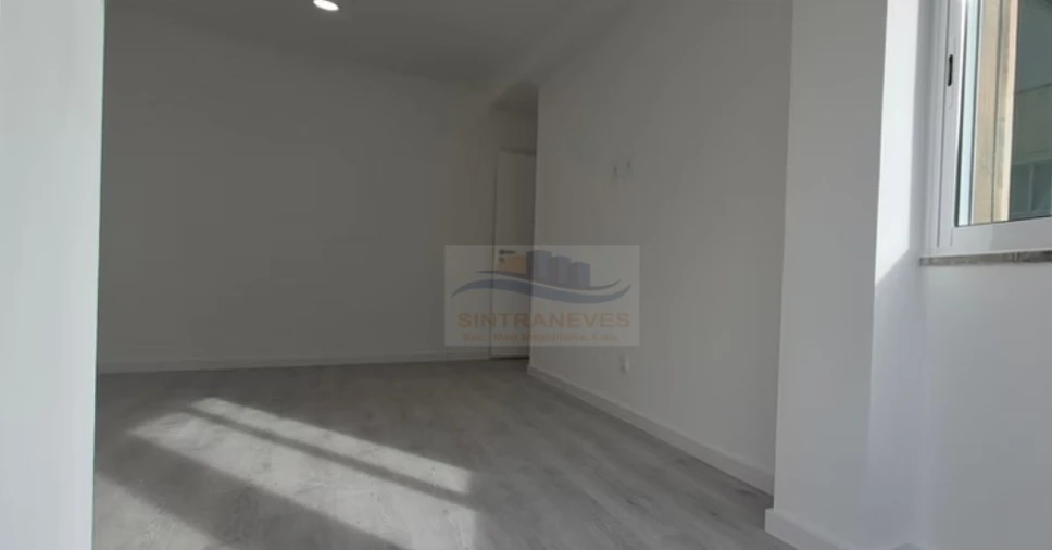 Apartamento T2 para Venda em Laranjeiro e Feijó Foto 25