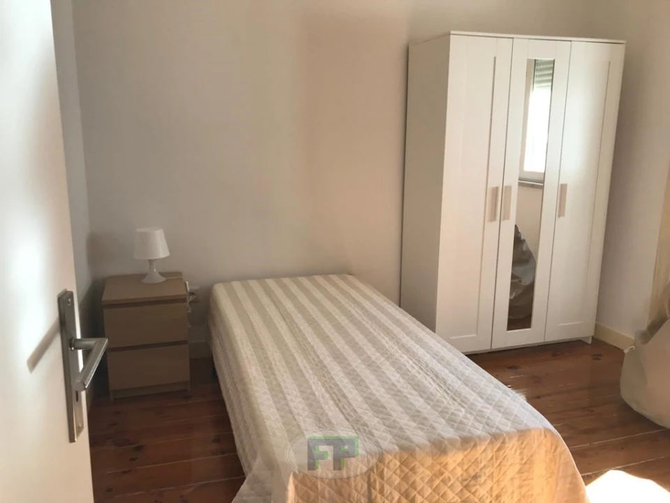 Quarto para Arrendamento em Arroios Foto 1