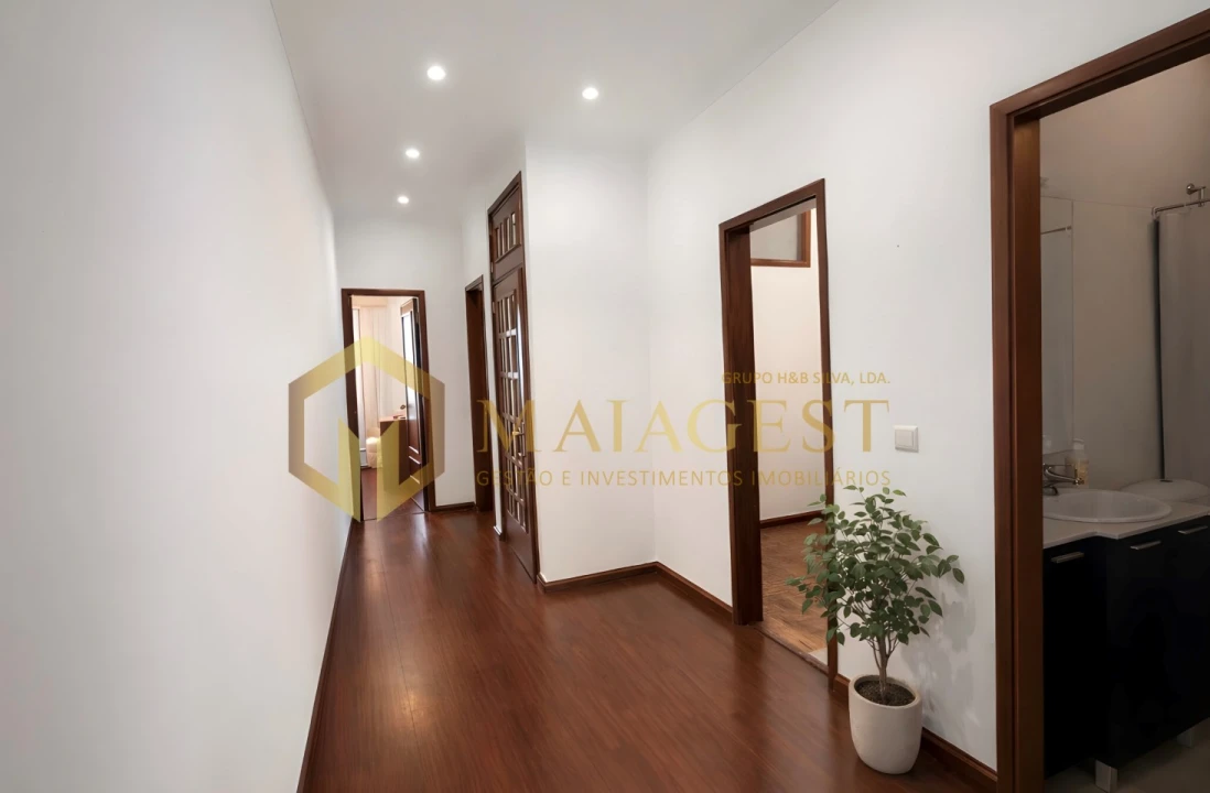 Apartamento T2 para Arrendamento em Pedrouços Foto 12